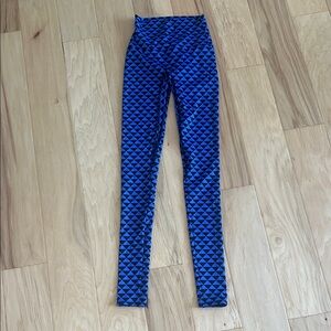 K-Deer, Blue Geometric Pattern Leggings. Full length. Size XS. High rise.